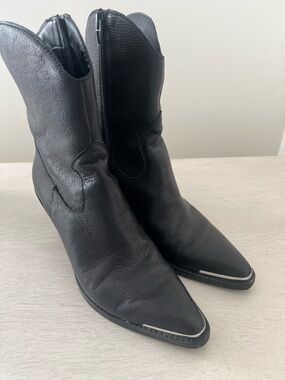 Dolce Vita Black Leather Pointed Toe Ankle Boots